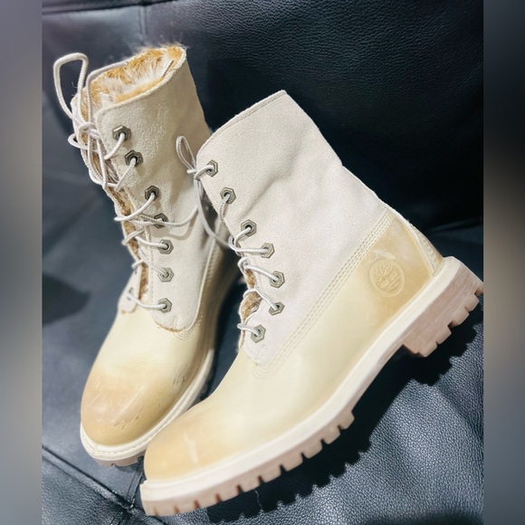 Timberland faux fur boots size 6 very soft in the inside cozy for cold weather - Picture 2 of 13